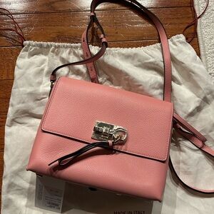 Salvatore Ferragamo Elegant Pink Leather Crossbody Bag